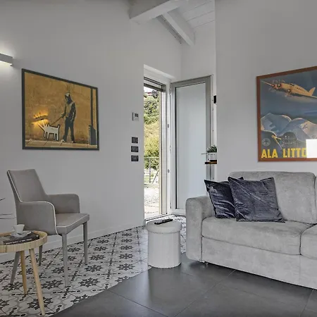 Semesterbostad Caffe Maya Maslianico