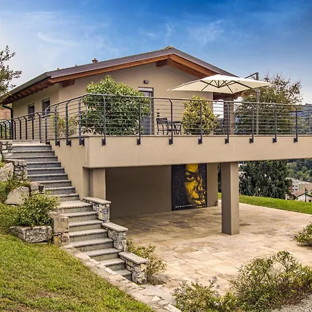 Caffe Maya 度假居 *